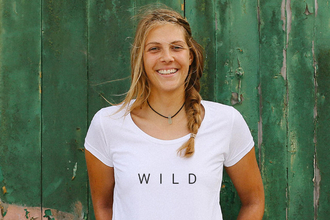 girl wearing t-shirt