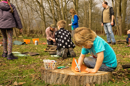 Children painting (c) Adrian Clarke